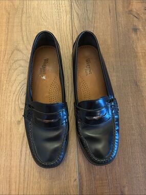 Bass Weejuns Black Penny Loafers- Sz 8.5